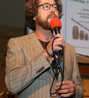 Moderator Daniel Finkernagel